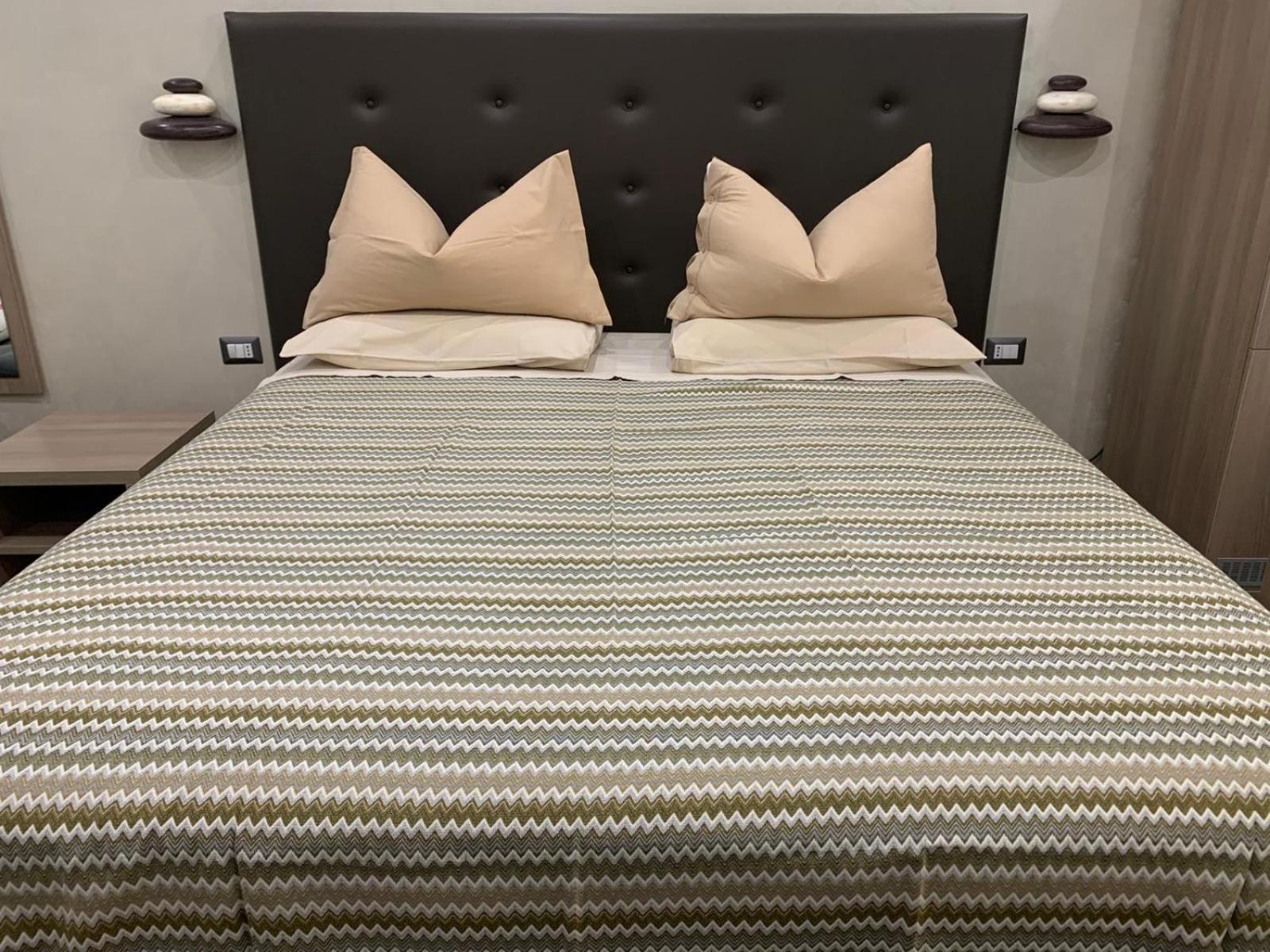 Domus Cinecitta Bed & Breakfast Рим Екстериор снимка