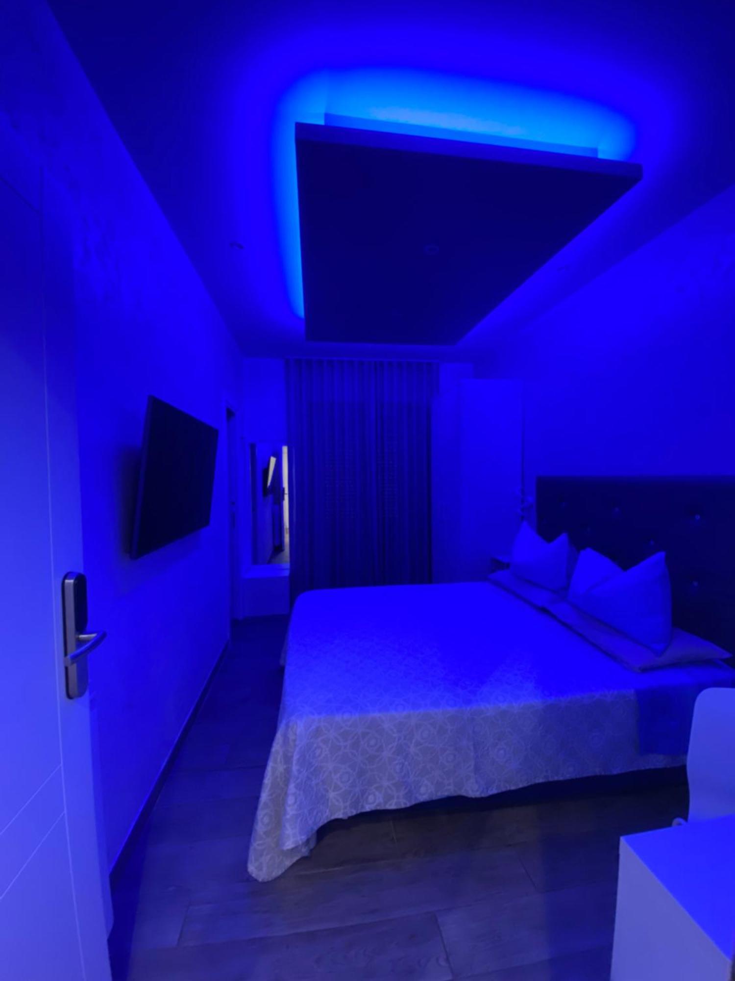 Domus Cinecitta Bed & Breakfast Рим Екстериор снимка