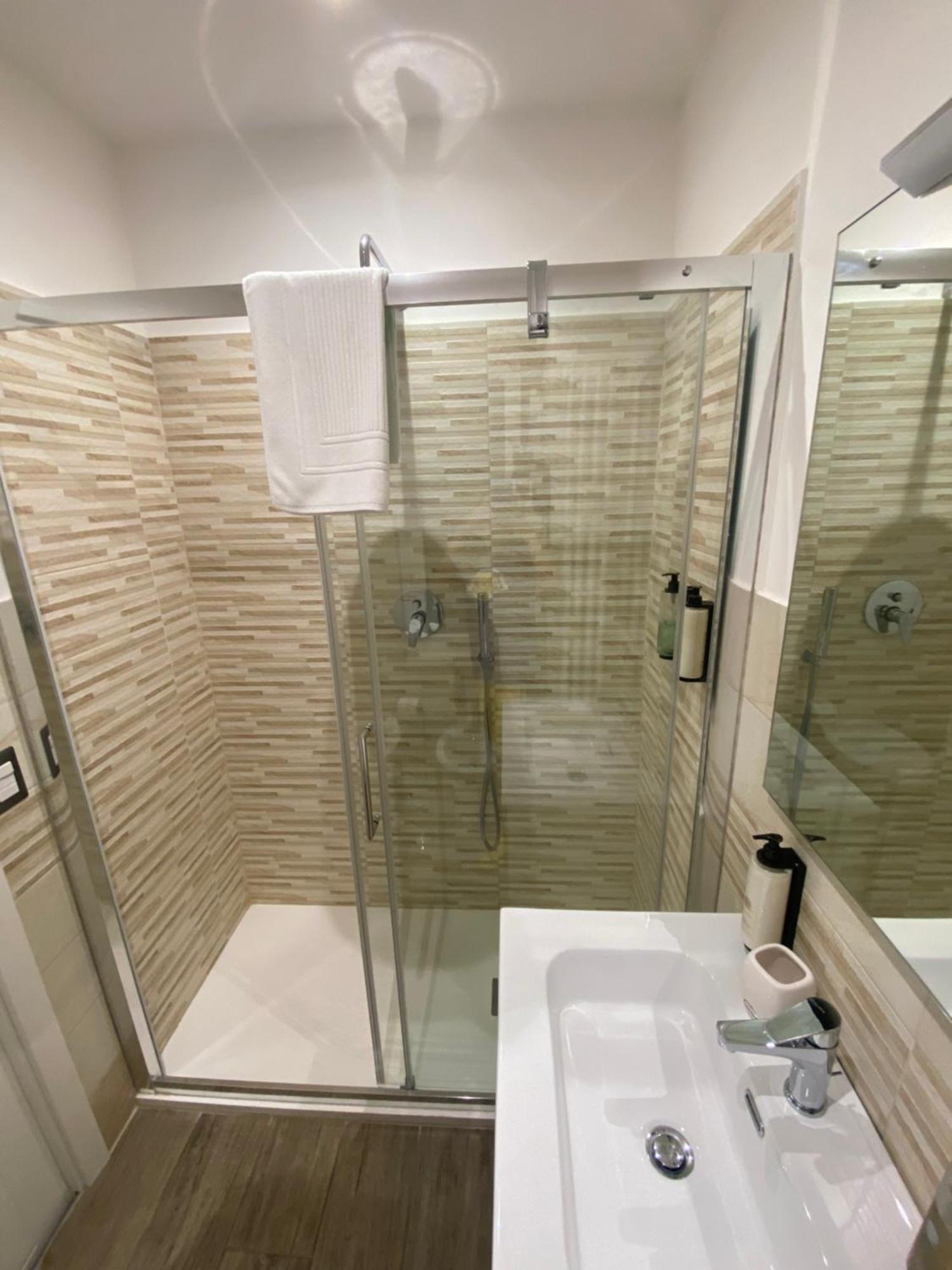 Domus Cinecitta Bed & Breakfast Рим Екстериор снимка
